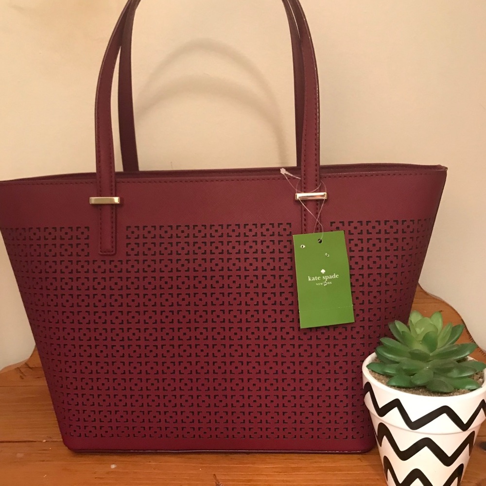 💌SOLD!! KATE SPADE: Mini Merlot Cedar St. Bag! - Picture 3 of 8